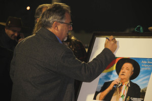 Prefeito durante homenagem para Airton Ferreira